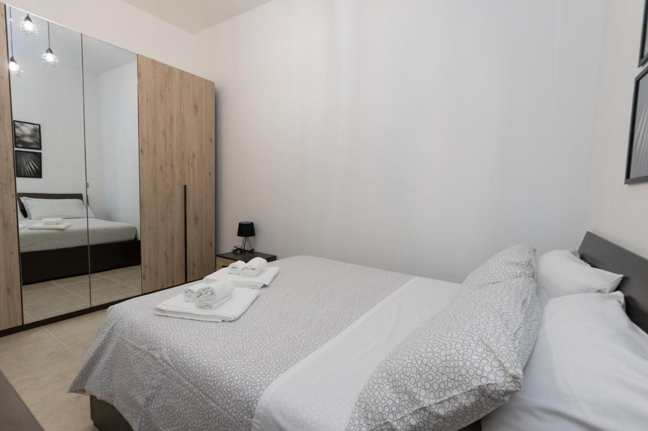 Drooms. Felline Extérieur photo